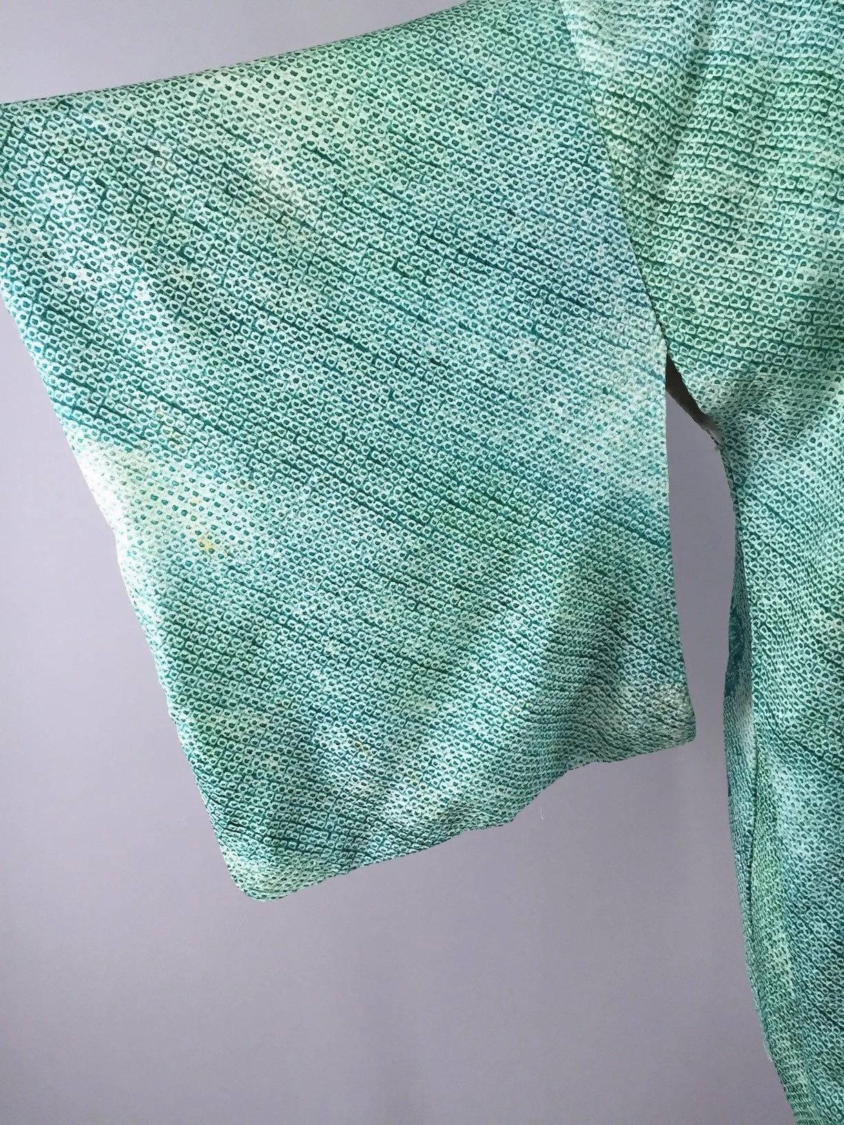 1960s Vintage Silk Haori Kimono Cardigan / Emerald Green Shibori