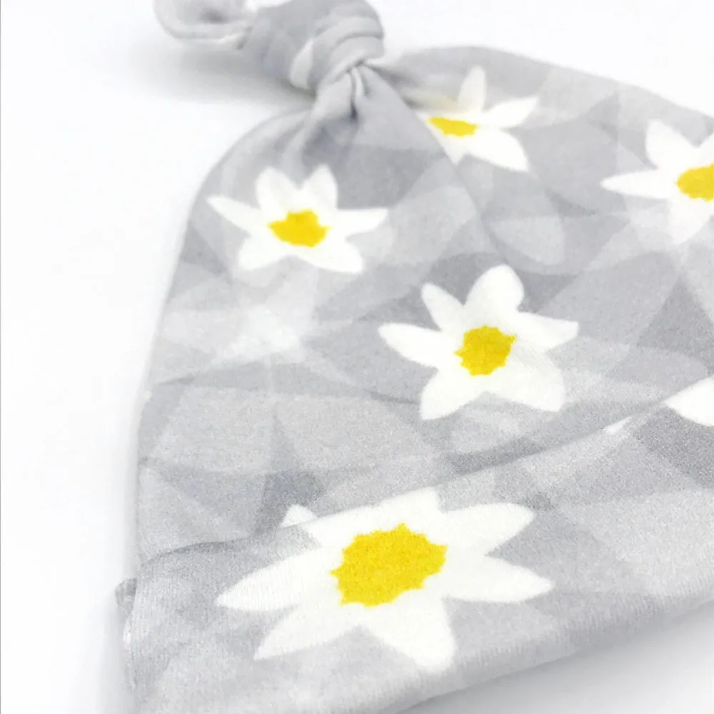 Lazy Daisy Newborn Hat & Blanket Baby Gift Set