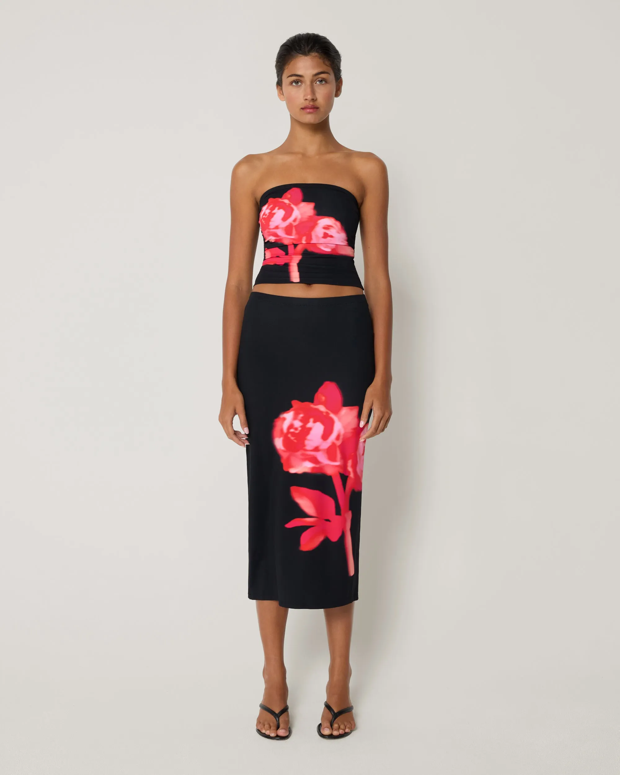 Smooth Stretch Midi Skirt | Black Peony